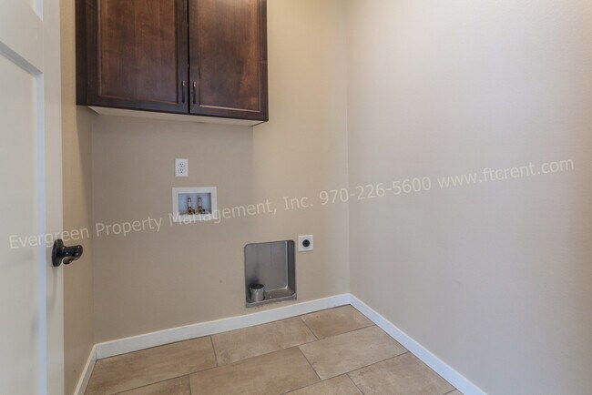 Building Photo - 6106-6106 W 8th St