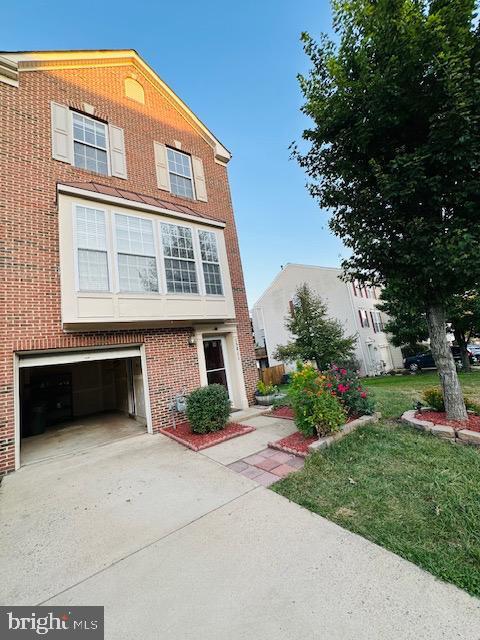 Building Photo - 15811 Bobolink Dr