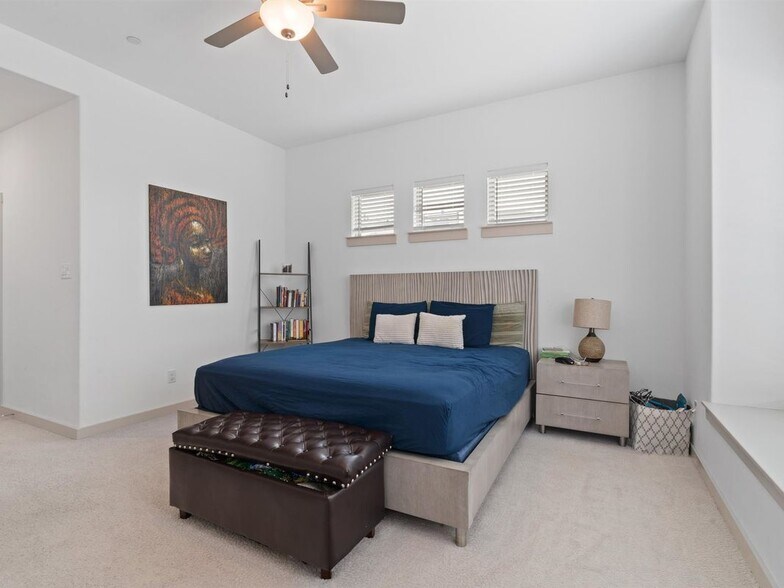 Building Photo - 607 Arapaho Dr