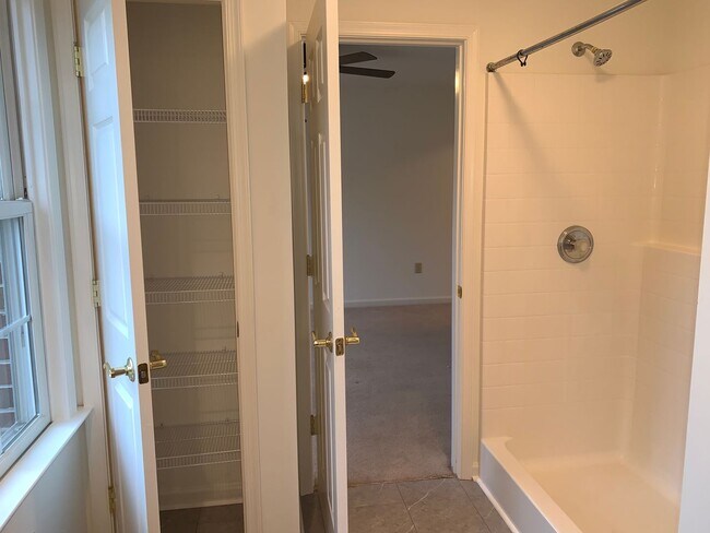 Building Photo - Don't Miss Out On This New Cumberland Town-Home For Rent, 3 Stories/3 Bedrooms/2.5 Bathroom In We...