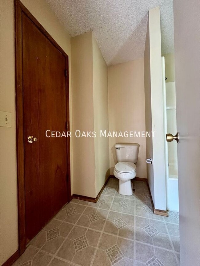 Building Photo - 4102 N Sunflower Cir