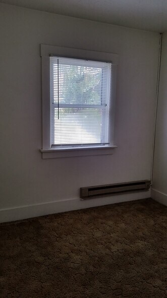 Building Photo - 310 6th St