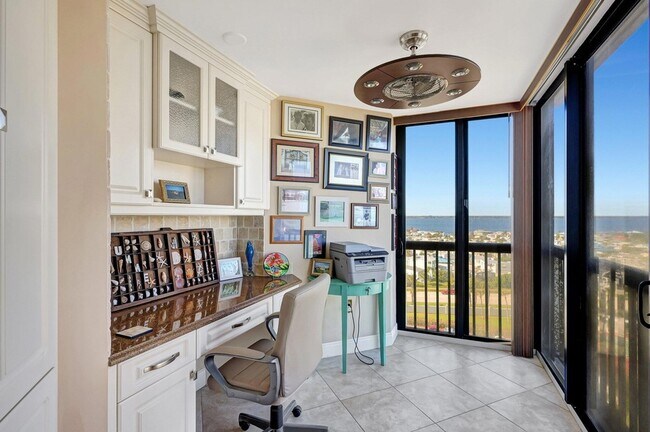 Building Photo - 10680 S Ocean Dr
