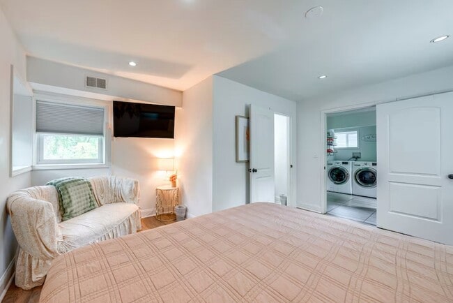 Building Photo - 1518 Riverside Ave