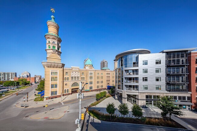 Building Photo - The Pointe on Mass
