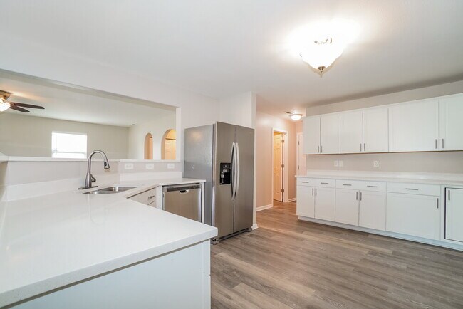 Building Photo - 4877 Grimm Dr