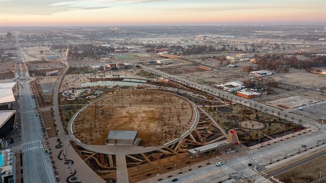 Building Photo - 966 Hangar Dr