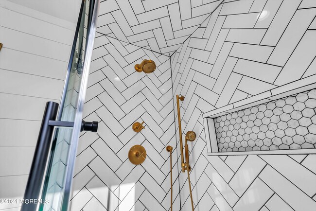 Building Photo - 118 Beacon Blvd