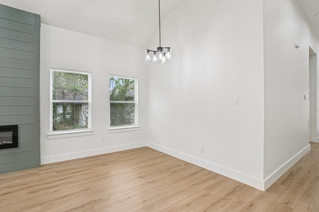 Building Photo - 1626 Stoneman St