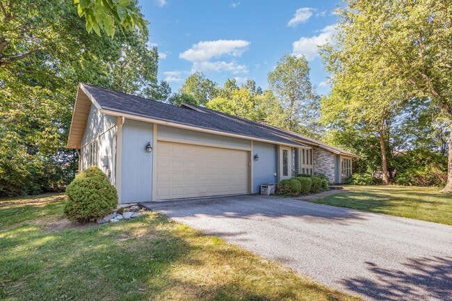 Building Photo - 4 Bedroom home in Carlisle