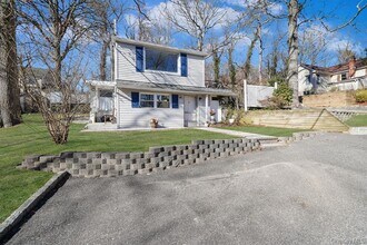 Building Photo - 7 Yucca Rd