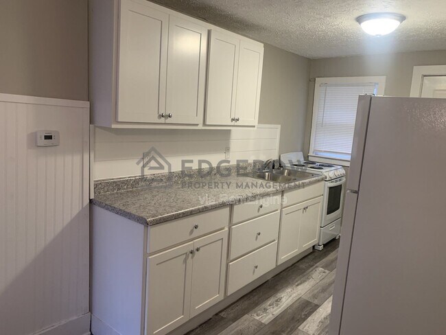 Building Photo - 99 Houston Ave