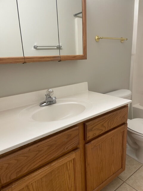Building Photo - "Charming 2-Bed Townhouse Oasis - Prime Fort Walton Beach Location!"