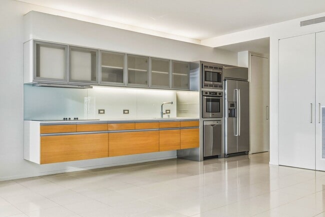 Building Photo - Veer Towers 602W-Strip and CityCenter Views form this Stunning 2Bd/2Ba Residence