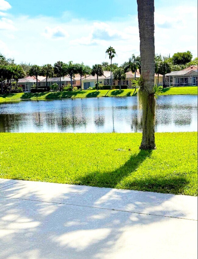 Building Photo - 4784 Blossom Dr