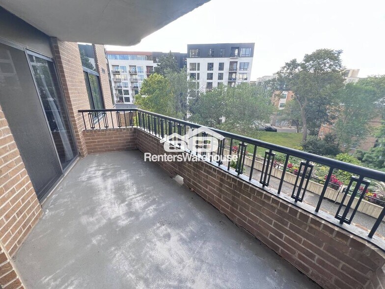 Building Photo - 2950 Dean Pkwy