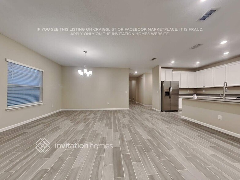 Building Photo - 9920 Lemon Grass Ln