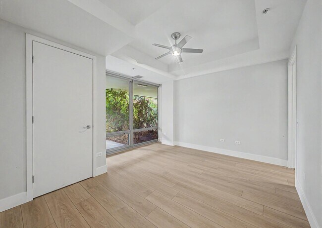 Building Photo - 7147 E Rancho Vista Dr