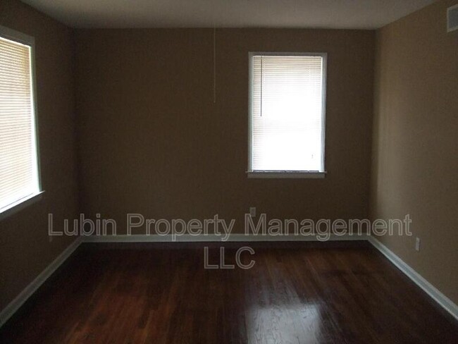 Building Photo - 2630 Whitman Ave