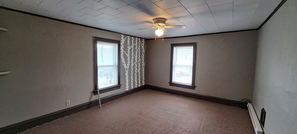 Building Photo - 102 Stedman St