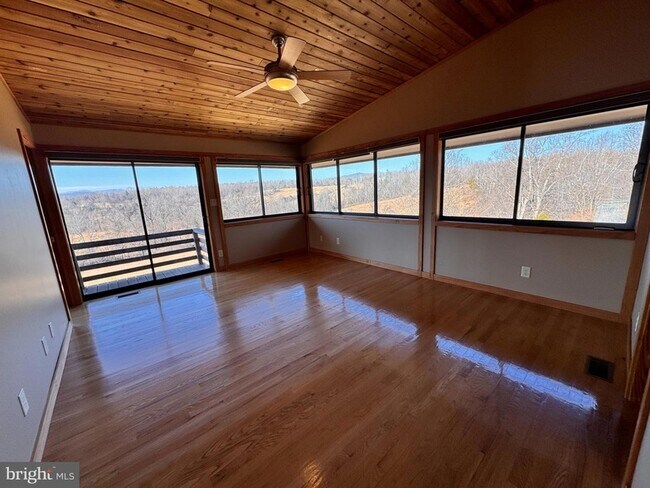 Building Photo - 72 Jordans Rd