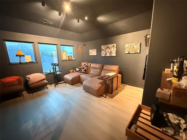 Building Photo - 23609 Zinfandel Dr