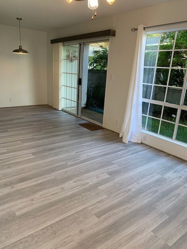 Building Photo - Haiku Point Townhouse - Ground floor 2 bedroom, 1 bath with 2 parking!