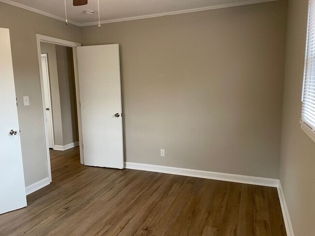 Building Photo - Two Bedroom Duplex in Lincolnton