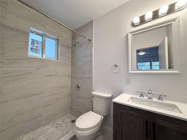 Building Photo - 155 SW 71st Ave