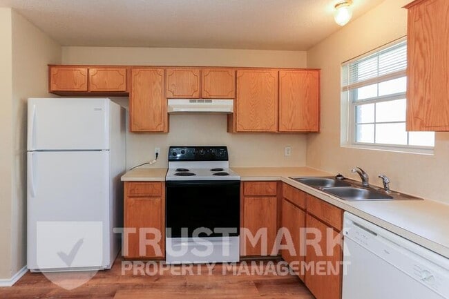 Building Photo - 4508 Sylvia Dr