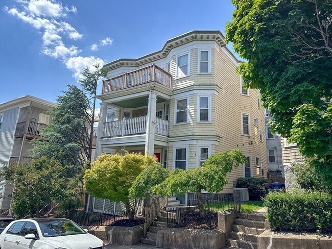 Building Photo - 152 Homes Ave