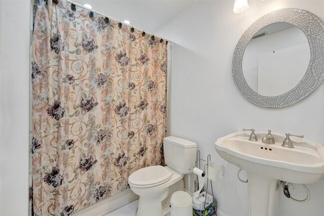 Building Photo - 5514 SW 28th Terrace