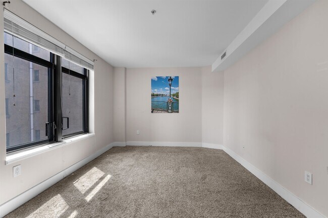 Building Photo - 1040 John F. Kennedy Blvd