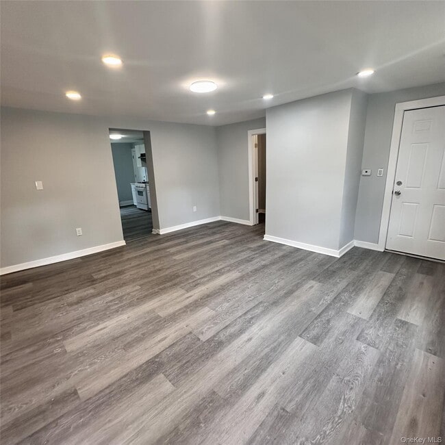 Building Photo - 122 Garden St