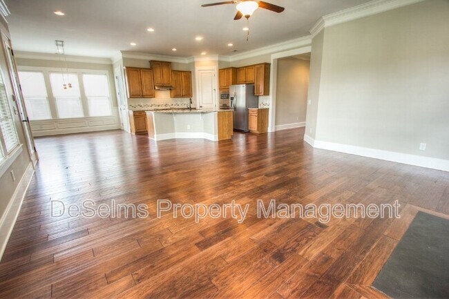 Building Photo - 3125 Hazelton Dr