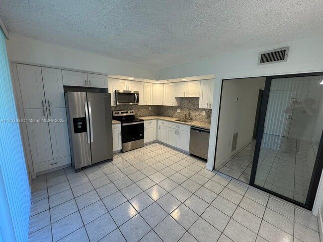 Primary Photo - 8650 SW 133rd Avenue Rd