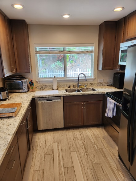 Building Photo - 75-6143-6143 Hoomama St