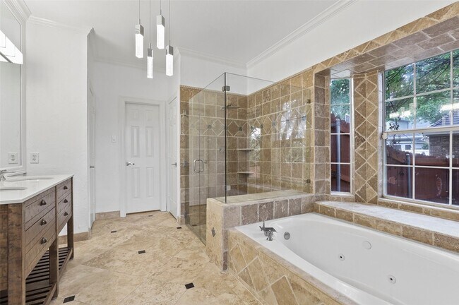 Building Photo - 545 Oak Hill Dr