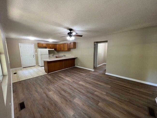 Building Photo - 3 Bedroom in Grant AL