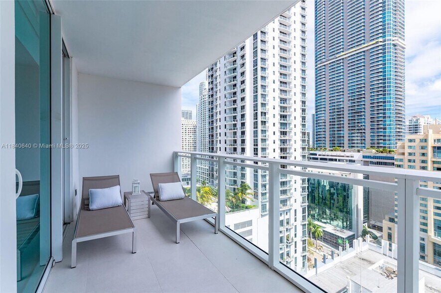 Building Photo - 1080 Brickell Ave