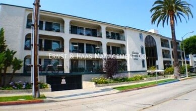 Building Photo - 4045 E 3rd St