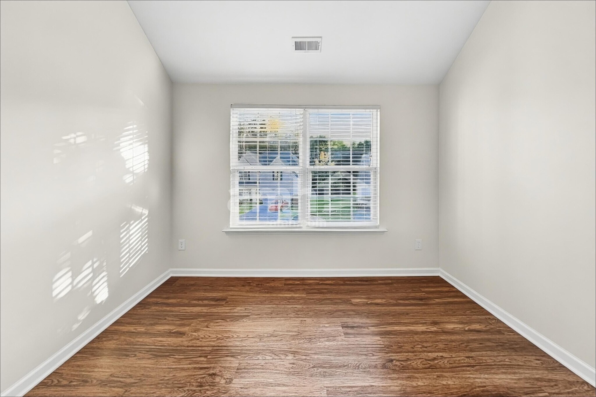 Building Photo - 1010 Golden Crest Dr