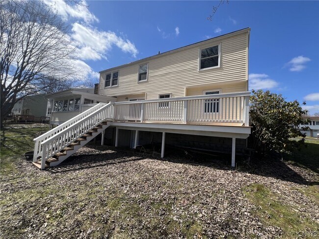 Building Photo - 10 Echodale Ave