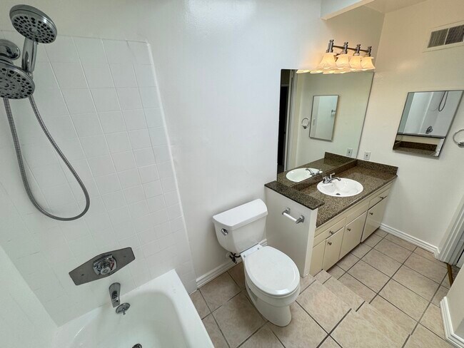 Building Photo - 11500 Rochester Ave