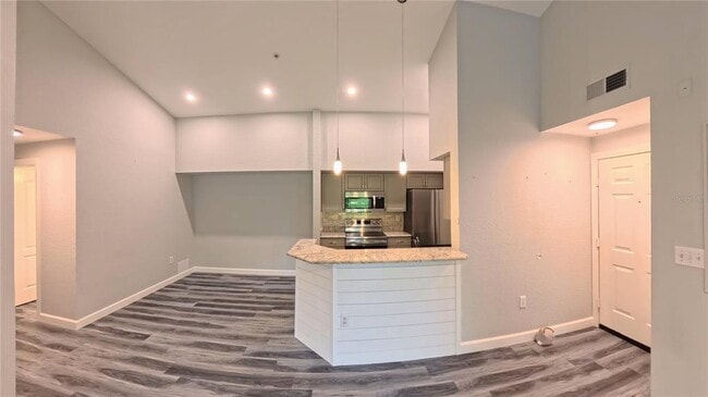 Building Photo - 4102 Central Sarasota Pkwy