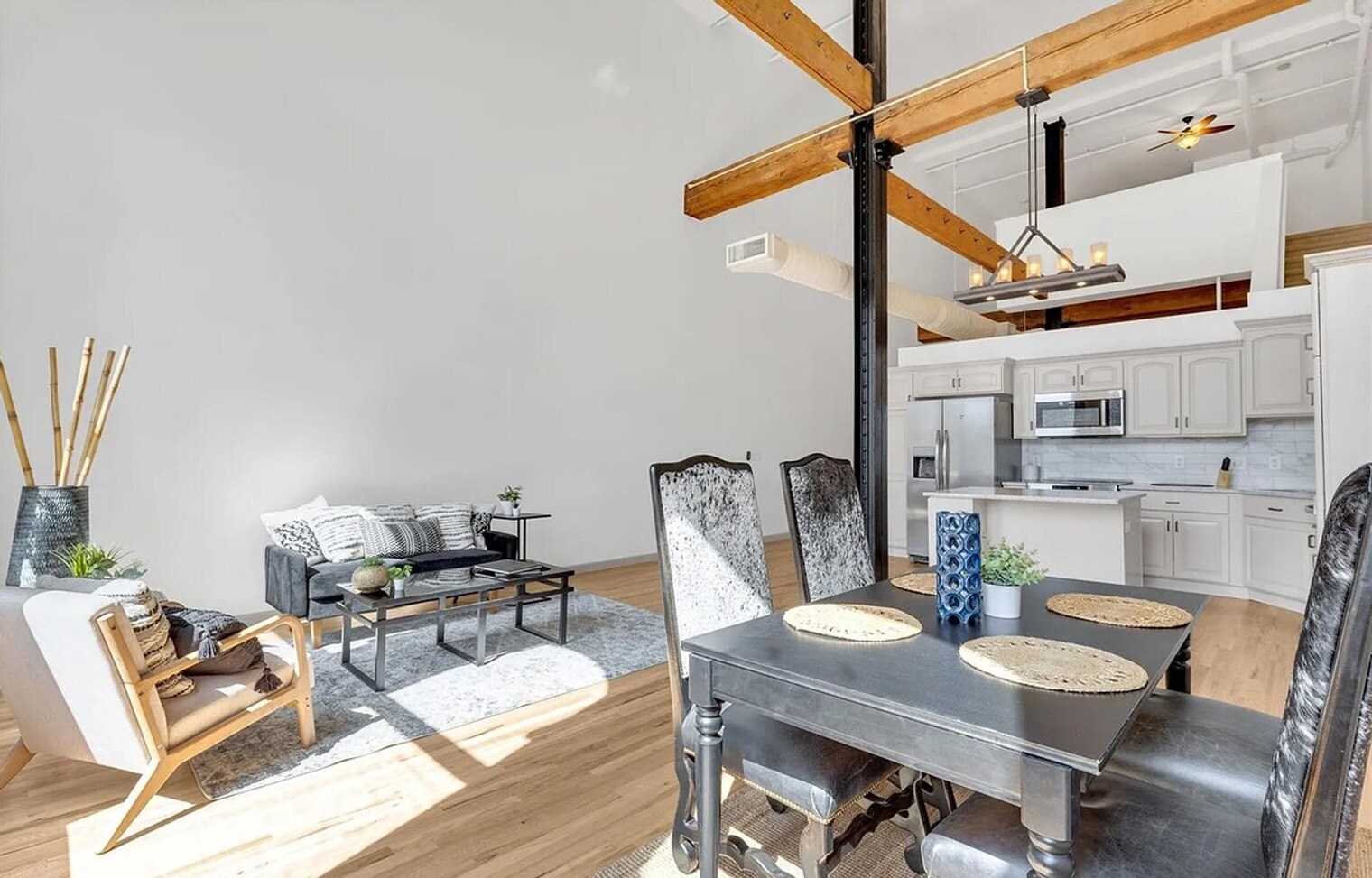 Building Photo - 1555 California St