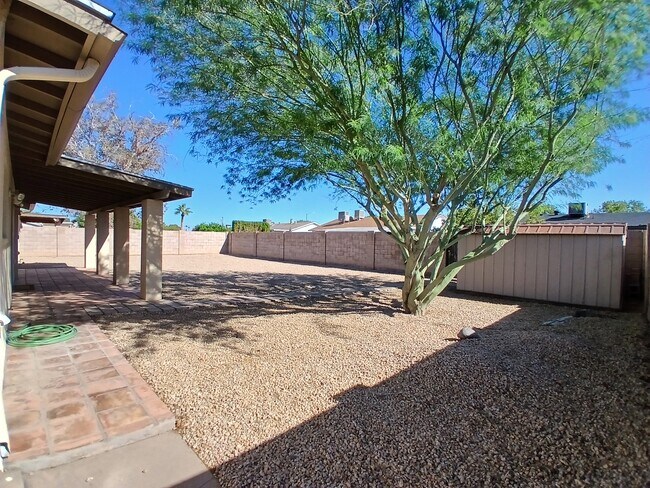 Building Photo - 3515 E Cortez St