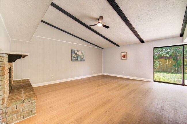 Building Photo - 15515 Mira Monte Dr