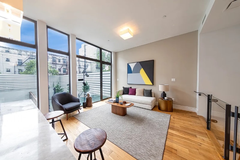 Building Photo - 237 Devoe St