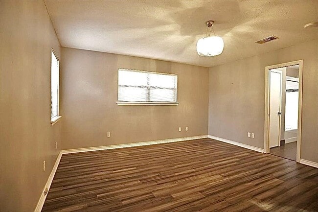 Building Photo - 16 Golf Vw Mnr